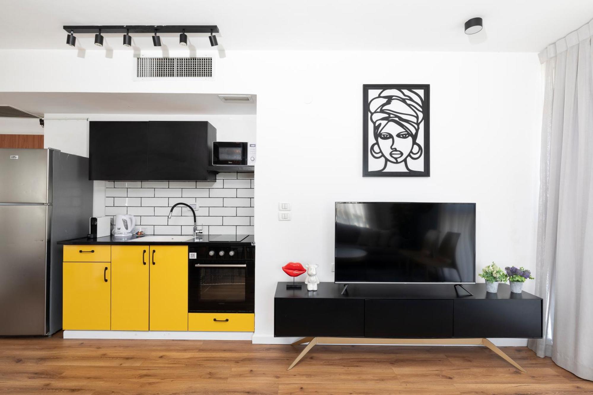 Apartment Localz - Arlozorov Apartment's Tel Aviv